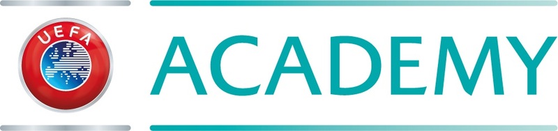 El abogado Mario Vigna entre los profesores del Programa de Derecho del Fútbol de la UEFA